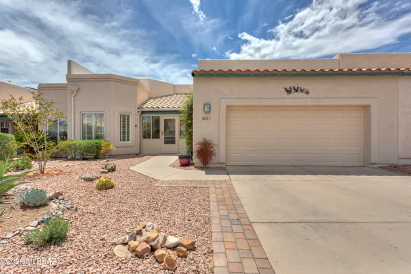 Property Slideshow image 2 of 26 | 651 w camino del bondadoso, Green Valley, AZ, 85614