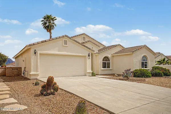 Property Slideshow image 2 of 25 | 2705 s chipshot dr, Green Valley, AZ, 85614