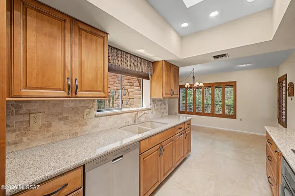 Property Slideshow image 3 of 41 | 2025 w ashbrook dr, Tucson, AZ, 85704
