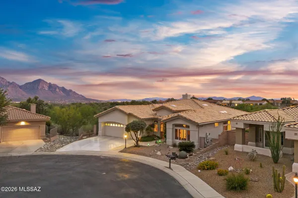 Property Slideshow image 3 of 50 | 1701 e mellow trl, Oro Valley, AZ, 85755