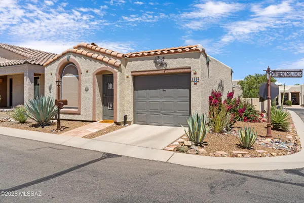 Property Slideshow image 2 of 47 | 1158 w calle trios los panchos, Sahuarita, AZ, 85629