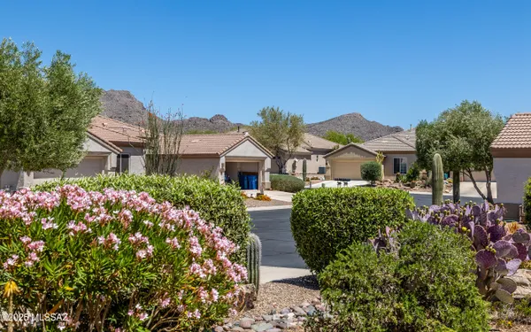 Property Slideshow image 3 of 35 | 5379 w tearblanket pl, Marana, AZ, 85658