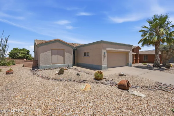 Property Slideshow image 2 of 29 | 2062 w vista ridge dr, Green Valley, AZ, 85622