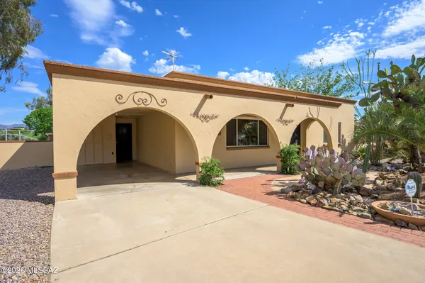 Property Slideshow image 3 of 27 | 232 n abrego dr, Green Valley, AZ, 85614