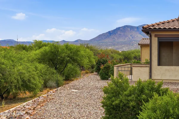 Property Slideshow image 2 of 41 | 39474 s summerwood dr, Tucson, AZ, 85739