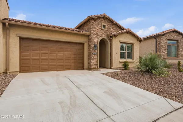 Property Slideshow image 3 of 41 | 39474 s summerwood dr, Tucson, AZ, 85739