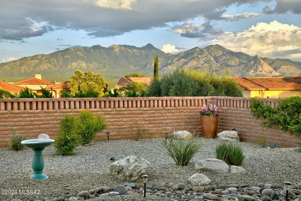 Property Slideshow image 3 of 35 | 4185 s manolito dr, Green Valley, AZ, 85622
