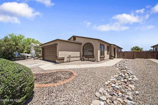 Property Slideshow image 2 of 43 | 184 e camino de diana, Green Valley, AZ, 85614