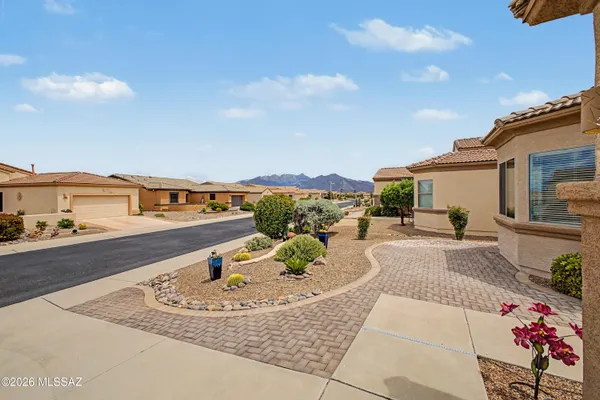 Property Slideshow image 2 of 36 | 2329 w calle balaustre, Green Valley, AZ, 85622