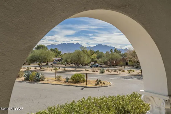 Property Slideshow image 2 of 31 | 568 w paseo solana, Green Valley, AZ, 85614