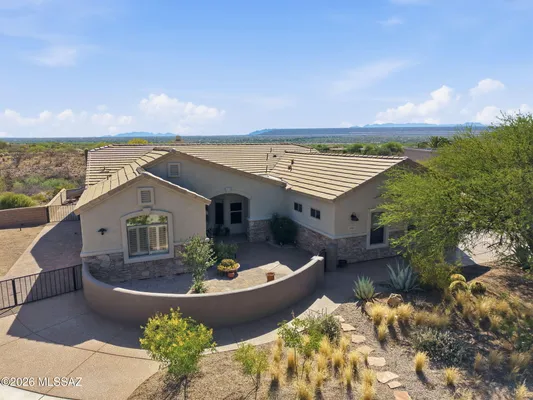 Property Slideshow image 3 of 50 | 646 e bent branch pl, Green Valley, AZ, 85614