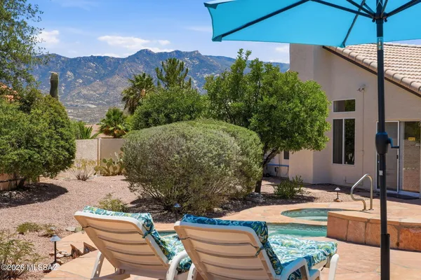 Property Slideshow image 2 of 40 | 63810 e canyon side ct court, Tucson, AZ, 85739