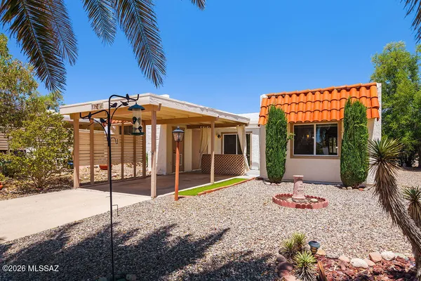 Property Slideshow image 2 of 17 | 1336 s desert meadows cir, Green Valley, AZ, 85614