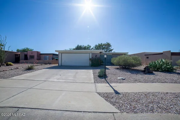 Property Slideshow image 2 of 24 | 1595 n rio mayo, Green Valley, AZ, 85614