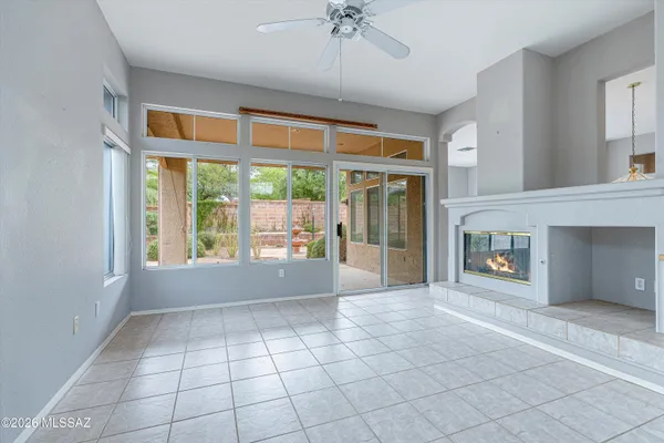 Property Slideshow image 2 of 48 | 1261 e clearwind pl, Oro Valley, AZ, 85755