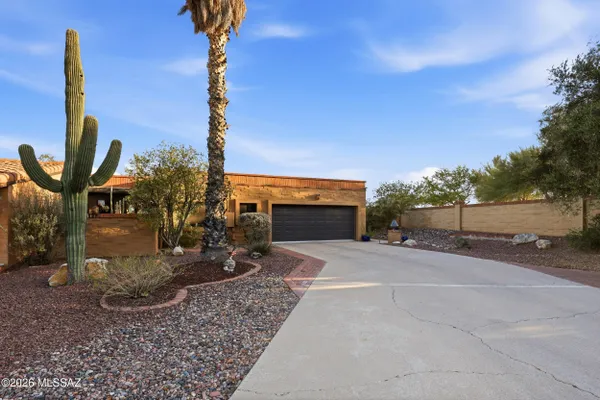 Property Slideshow image 2 of 49 | 10 e camino de diana, Green Valley, AZ, 85614