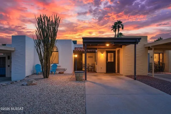 Property Slideshow image 2 of 41 | 1376 s desert meadows cir, Green Valley, AZ, 85614
