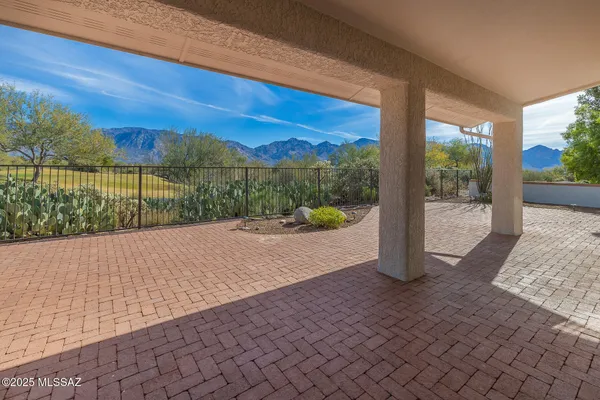 Property Slideshow image 2 of 44 | 14142 n fawnbrooke dr, Oro Valley, AZ, 85755