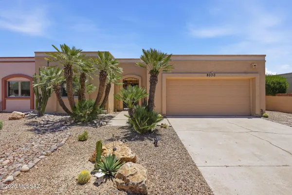 Property Slideshow image 2 of 47 | 8030 n casas cameo, Tucson, AZ, 85742