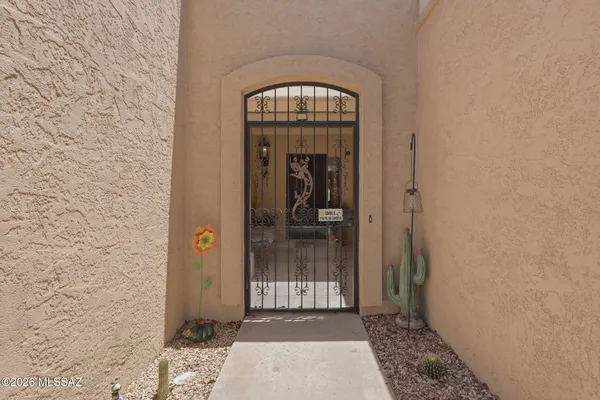 Property Slideshow image 3 of 47 | 8030 n casas cameo, Tucson, AZ, 85742