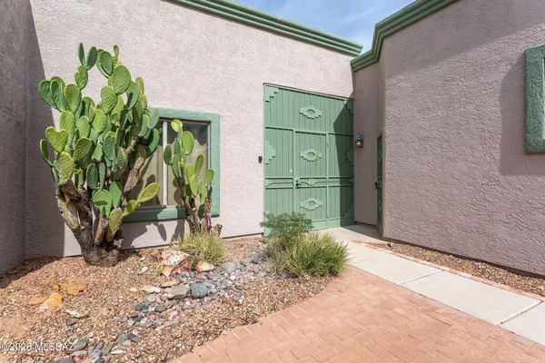 Property Slideshow image 3 of 38 | 2327 s cliff dr, Green Valley, AZ, 85614