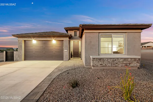 Property Slideshow image 2 of 42 | 1820 n banneker ln, Green Valley, AZ, 85614