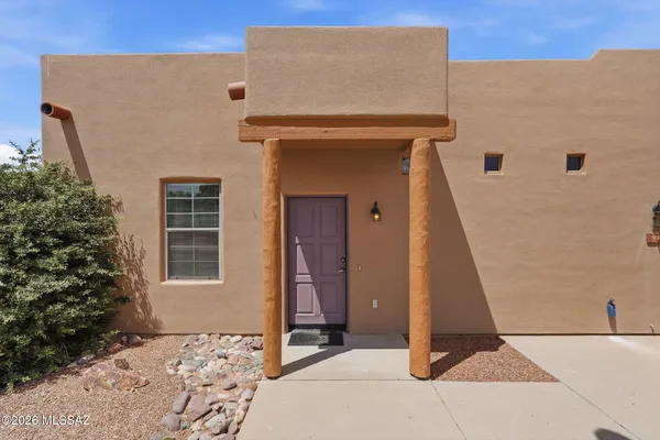Property Slideshow image 2 of 28 | 996 w via, Green Valley, AZ, 85614
