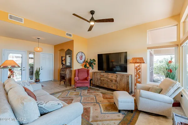 Property Slideshow image 3 of 30 | 2180 e jonquil st, Oro Valley, AZ, 85755