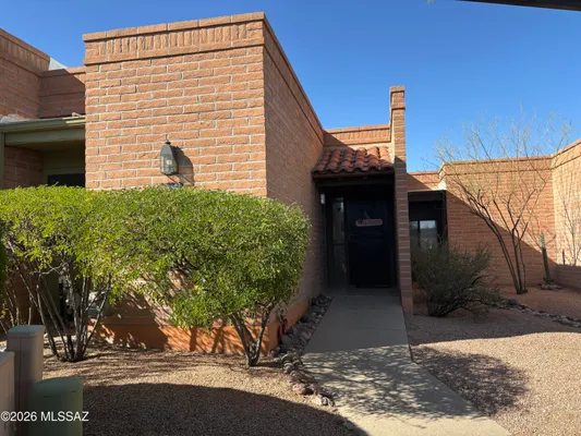 Property Slideshow image 2 of 15 | 1320 w desert hills dr, Green Valley, AZ, 85622