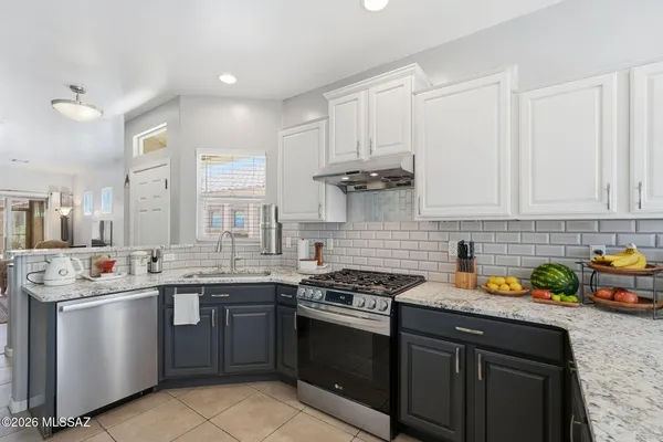 Property Slideshow image 2 of 44 | 614 w calle montero, Sahuarita, AZ, 85629