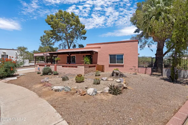 Property Slideshow image 2 of 29 | 177 n abrego dr, Green Valley, AZ, 85614