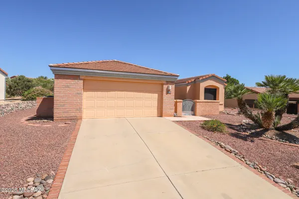 Property Slideshow image 3 of 47 | 830 w welcome way, Green Valley, AZ, 85614