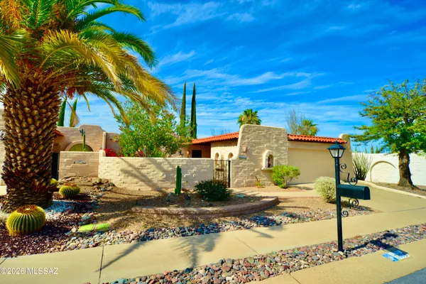 Property Slideshow image 2 of 33 | 760 w circulo napa, Green Valley, AZ, 85614