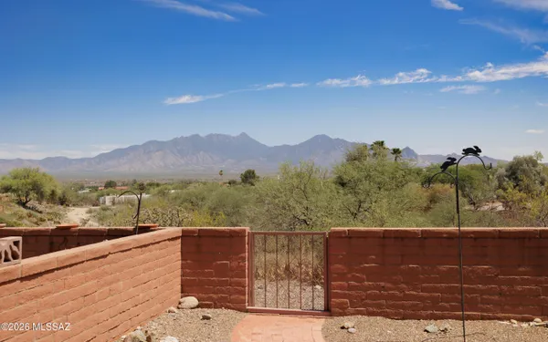 Property Slideshow image 3 of 35 | 825 w bella vista dr, Green Valley, AZ, 85614