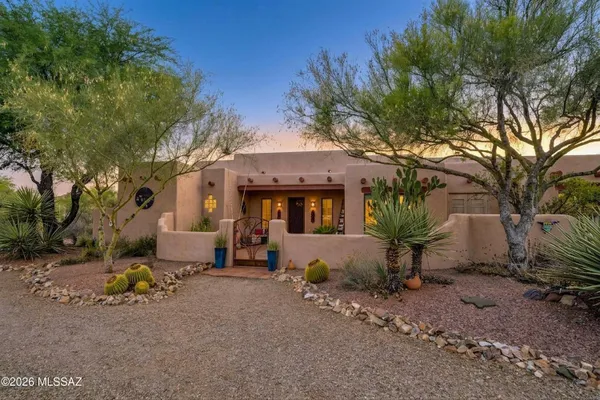 Property Slideshow image 2 of 50 | 1488 s walnut spring pl, Green Valley, AZ, 85614