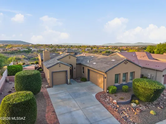 Property Slideshow image 2 of 47 | 2208 w bassett peak dr, Green Valley, AZ, 85622