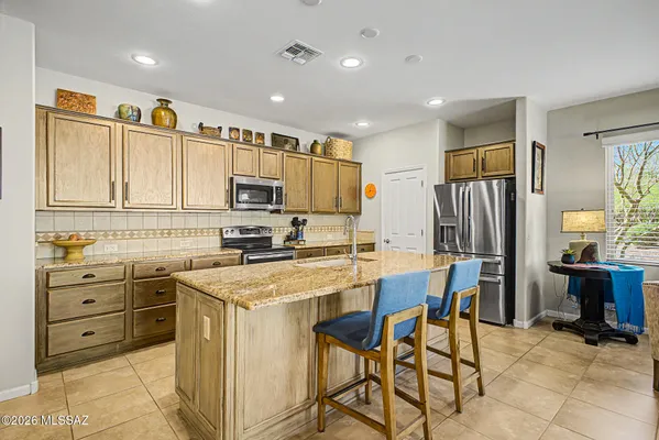 Property Slideshow image 2 of 32 | 1762 e burning hill dr, Green Valley, AZ, 85614