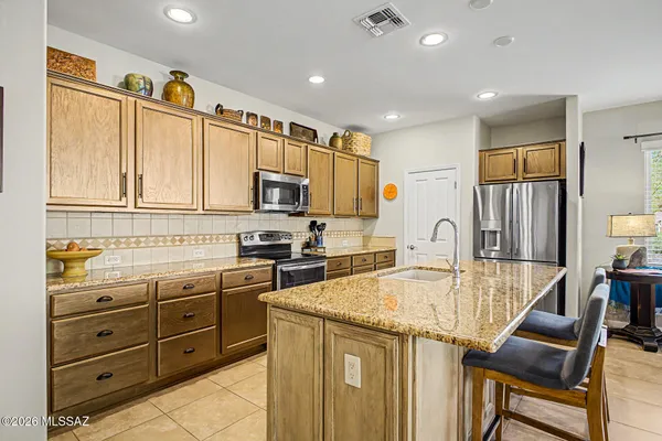 Property Slideshow image 3 of 32 | 1762 e burning hill dr, Green Valley, AZ, 85614
