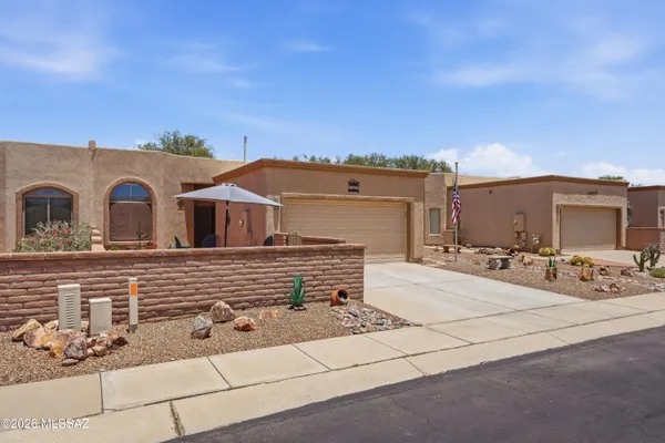 Property Slideshow image 3 of 50 | 592 w crenshaw ln, Green Valley, AZ, 85614
