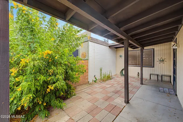 Property Slideshow image 3 of 28 | 241 n cactus loop, Green Valley, AZ, 85614