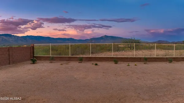 Property Slideshow image 3 of 32 | 7885 s sonoran oak, Tucson, AZ, 85747
