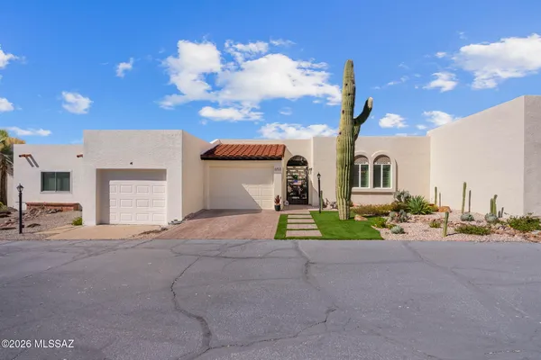 Property Slideshow image 2 of 37 | 653 w redondo pl, Green Valley, AZ, 85614