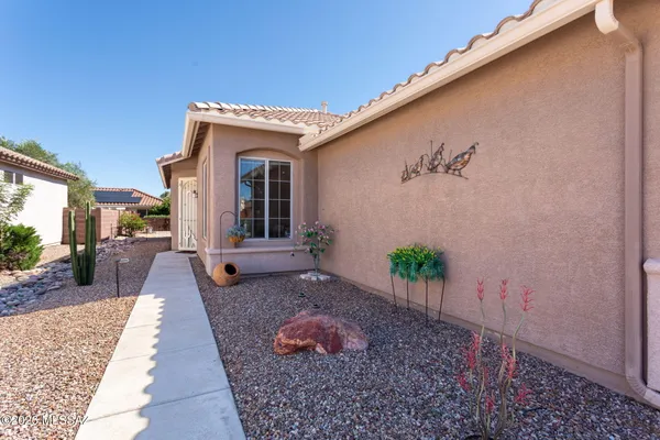 Property Slideshow image 3 of 30 | 8078 w morning light way, Tucson, AZ, 85743