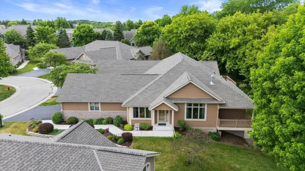 Property Slideshow image 3 of 45 | w243n2205 deer park ct b, Pewaukee, WI, 53072
