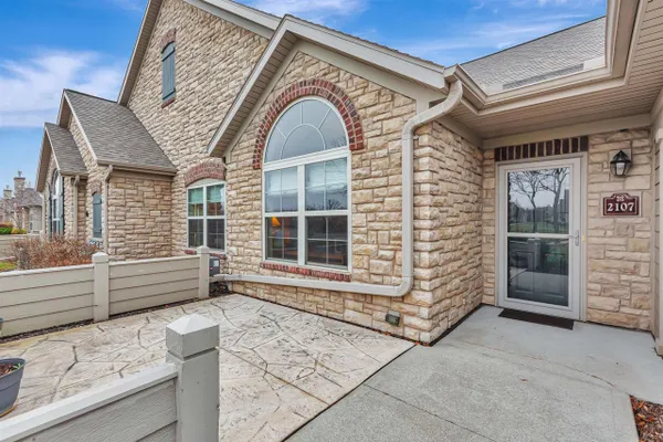 Property Slideshow image 3 of 29 | 2107 e milestone dr, Appleton, WI, 54913