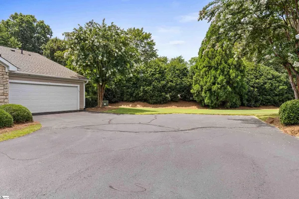 Property Slideshow image 3 of 34 | 112 ravines ln, Spartanburg, SC, 29301