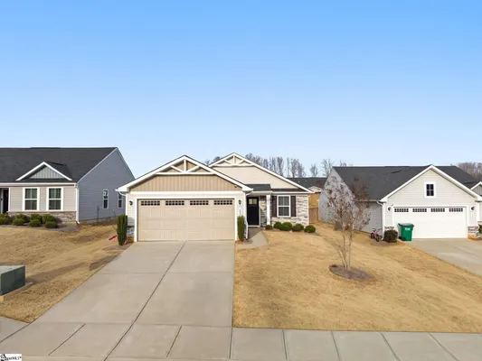 Property Slideshow image 2 of 25 | 689 hardwood dr, Boiling Springs, SC, 29316