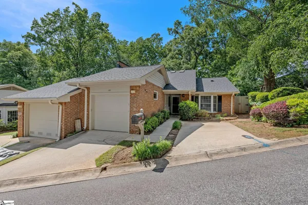 Property Slideshow image 2 of 31 | 327 mockingbird hill ln, Greenville, SC, 29605