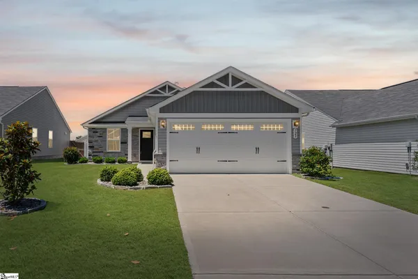 Property Slideshow image 2 of 25 | 723 sweet sage ln, Spartanburg, SC, 29302
