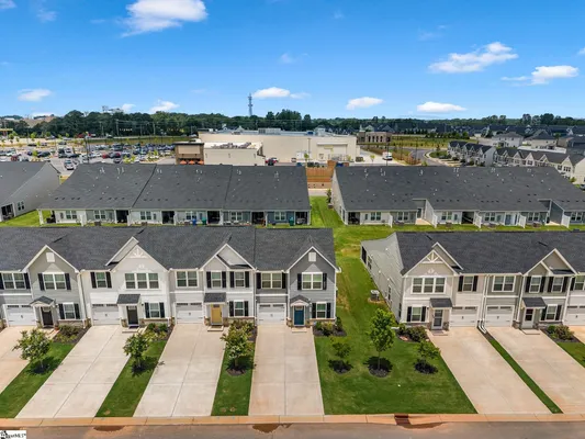 Property Slideshow image 2 of 36 | 424 leasowe ln, Greenville, SC, 29605